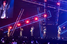 ONE N' ONLYのライブパフォーマンスの様子。（撮影：山内洋枝［PROGRESS-M］）