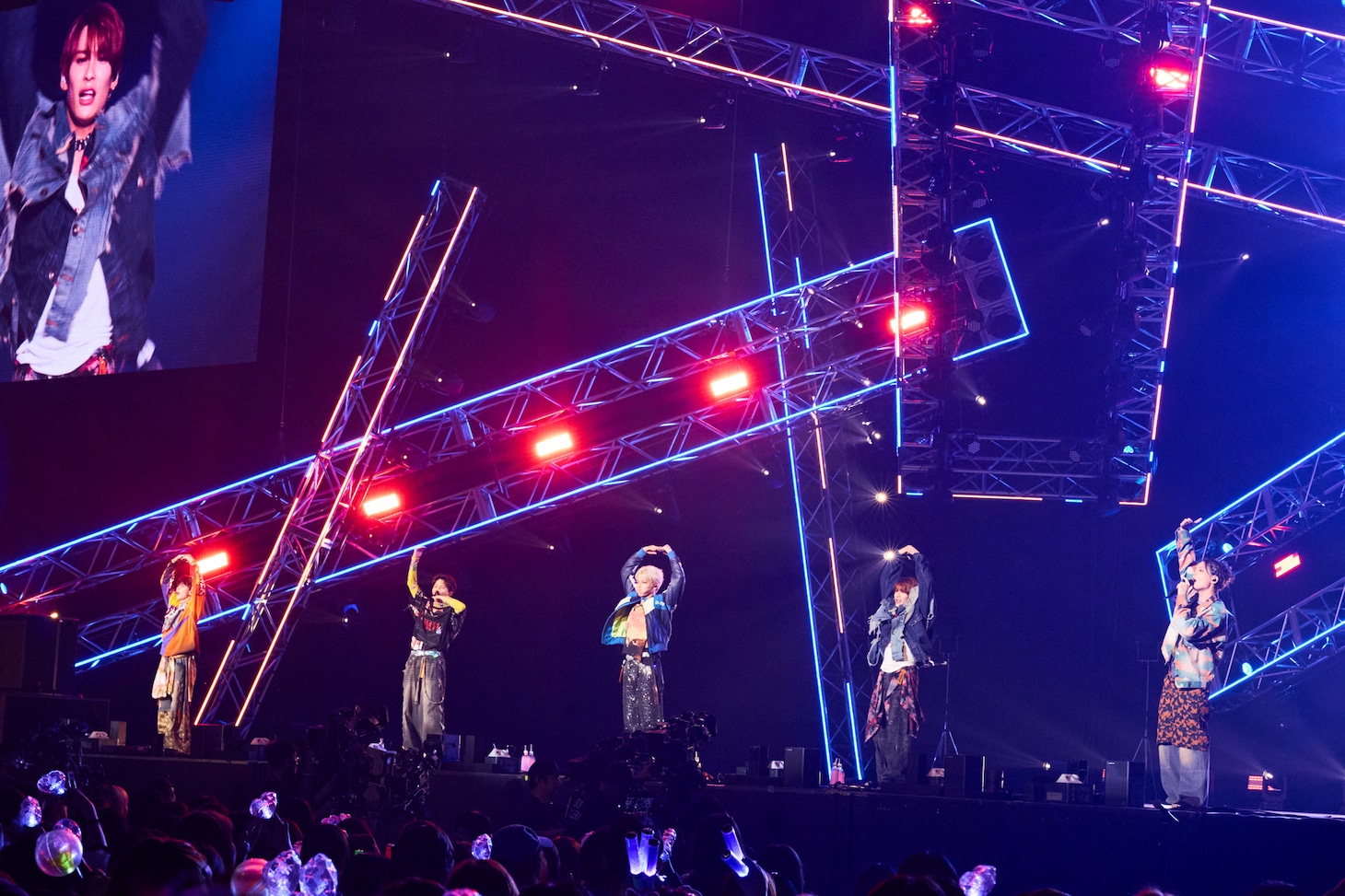 ONE N' ONLYのライブパフォーマンスの様子。（撮影：山内洋枝［PROGRESS-M］）