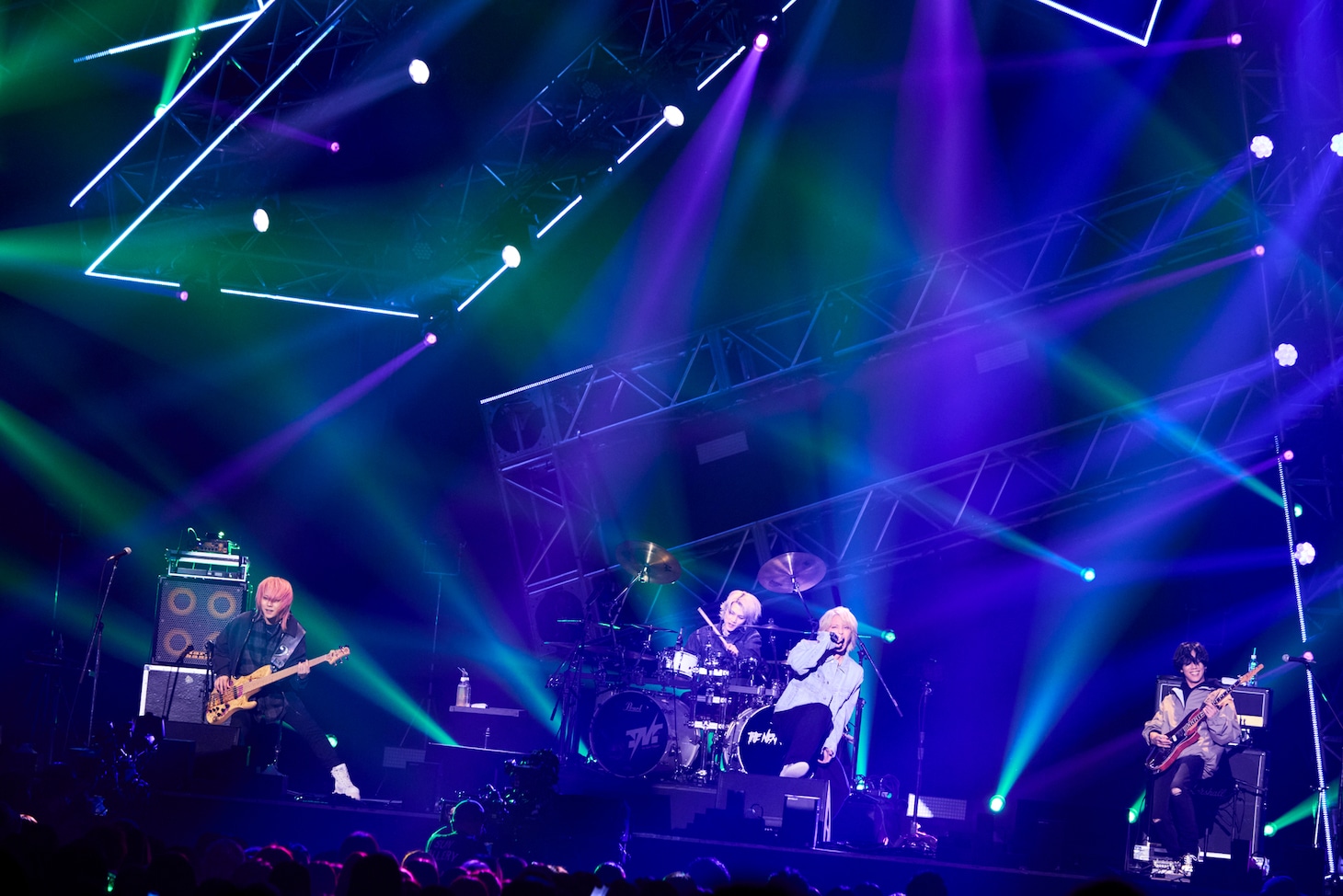 T.N.Tのライブパフォーマンスの様子。（撮影：山内洋枝［PROGRESS-M］）