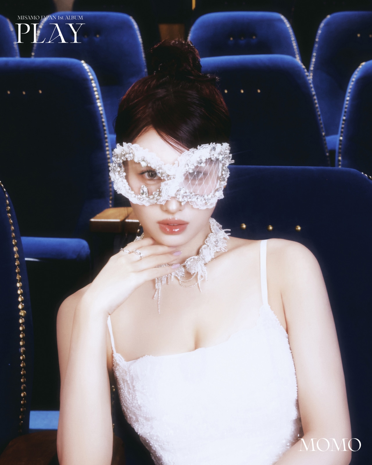 MOMO（MISAMO）の新しいアーティスト写真。