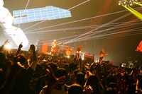 BUMP OF CHICKENのライブの様子。（撮影：太田好治）