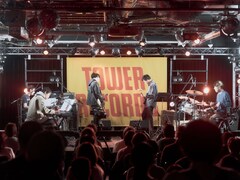 蓮沼執太チーム、初アルバム携えインストアライブで熱演「いい汗かいたね」