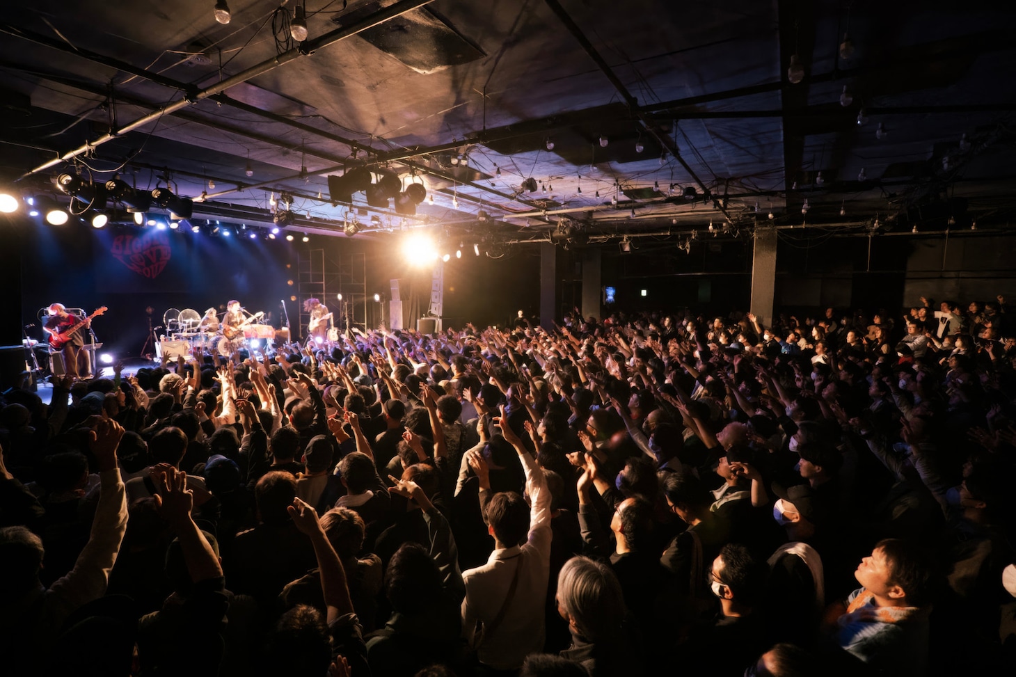 CENTのLIQUIDROOM公演の様子。（Photo by Tatsuya Kawasaki）