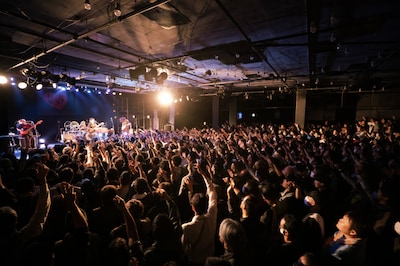 CENTのLIQUIDROOM公演の様子。（Photo by Tatsuya Kawasaki）