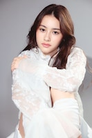 15歳のMANON。「ガルバト -GIRLS BATTLE AUDITION-」を経て“E-girlsの復権”を掲げるCIRRAのメンバーに。