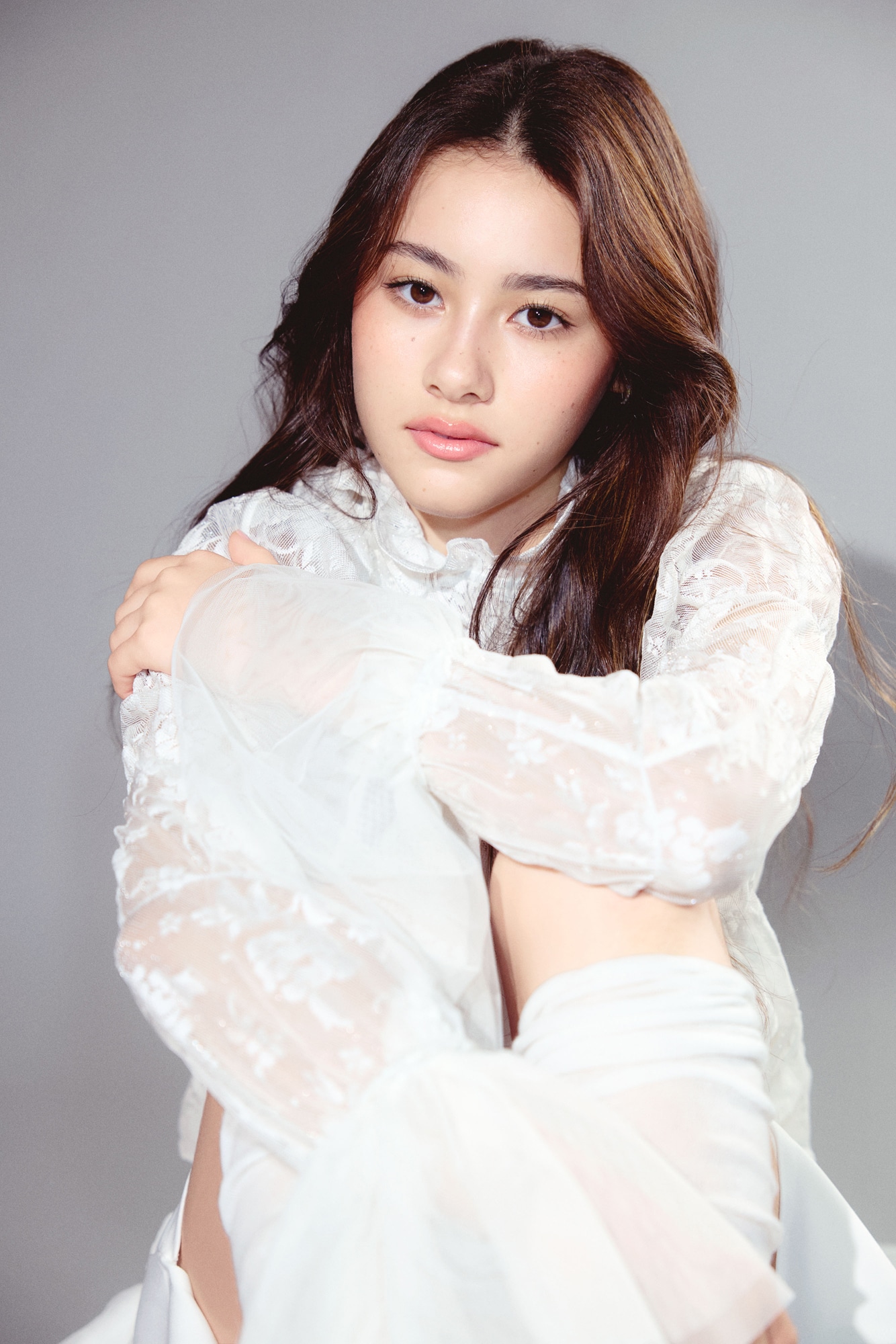 15歳のMANON。「ガルバト -GIRLS BATTLE AUDITION-」を経て“E-girlsの復権”を掲げるCIRRAのメンバーに。