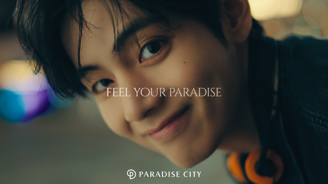 V（BTS）が出演するパラダイスシティの新テレビCM「FEEL YOUR PARADISE」編より。