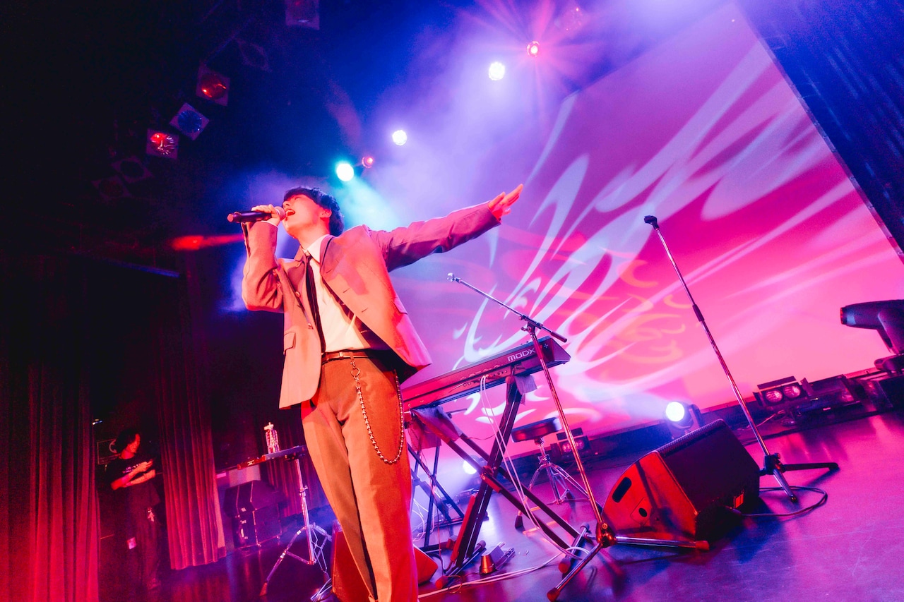 「友成空 1st ONEMAN TOUR」東京公演の様子。（撮影：藤井拓）