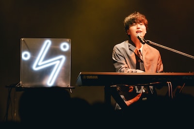 「友成空 1st ONEMAN TOUR」東京公演の様子。（撮影：藤井拓）