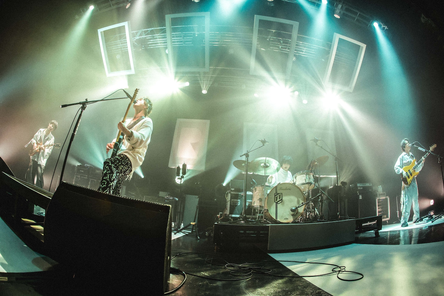 「FREDERHYTHM TOUR 2025 -飽くまで創造-」東京公演の様子。（撮影：森好弘）