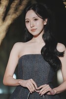 表参道のイルミネーション点灯式に登場したミナ（TWICE、MISAMO）。