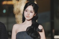 表参道のイルミネーション点灯式に登場したミナ（TWICE、MISAMO）。