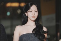 表参道のイルミネーション点灯式に登場したミナ（TWICE、MISAMO）。