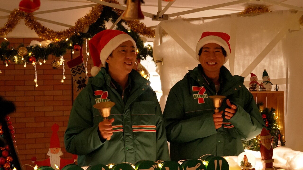 セブン‐イレブンの新テレビCM「おうちクリスマス」編のメイキングより