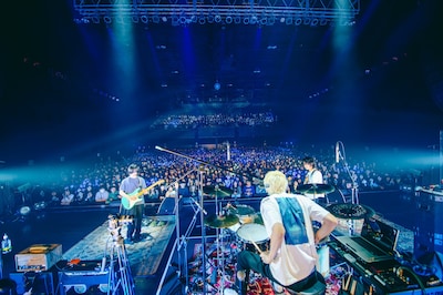 「おいしくるメロンパン bouquet tour - never ending blue -」東京・Zepp DiverCity（TOKYO）公演の様子。（撮影：郡元菜摘）