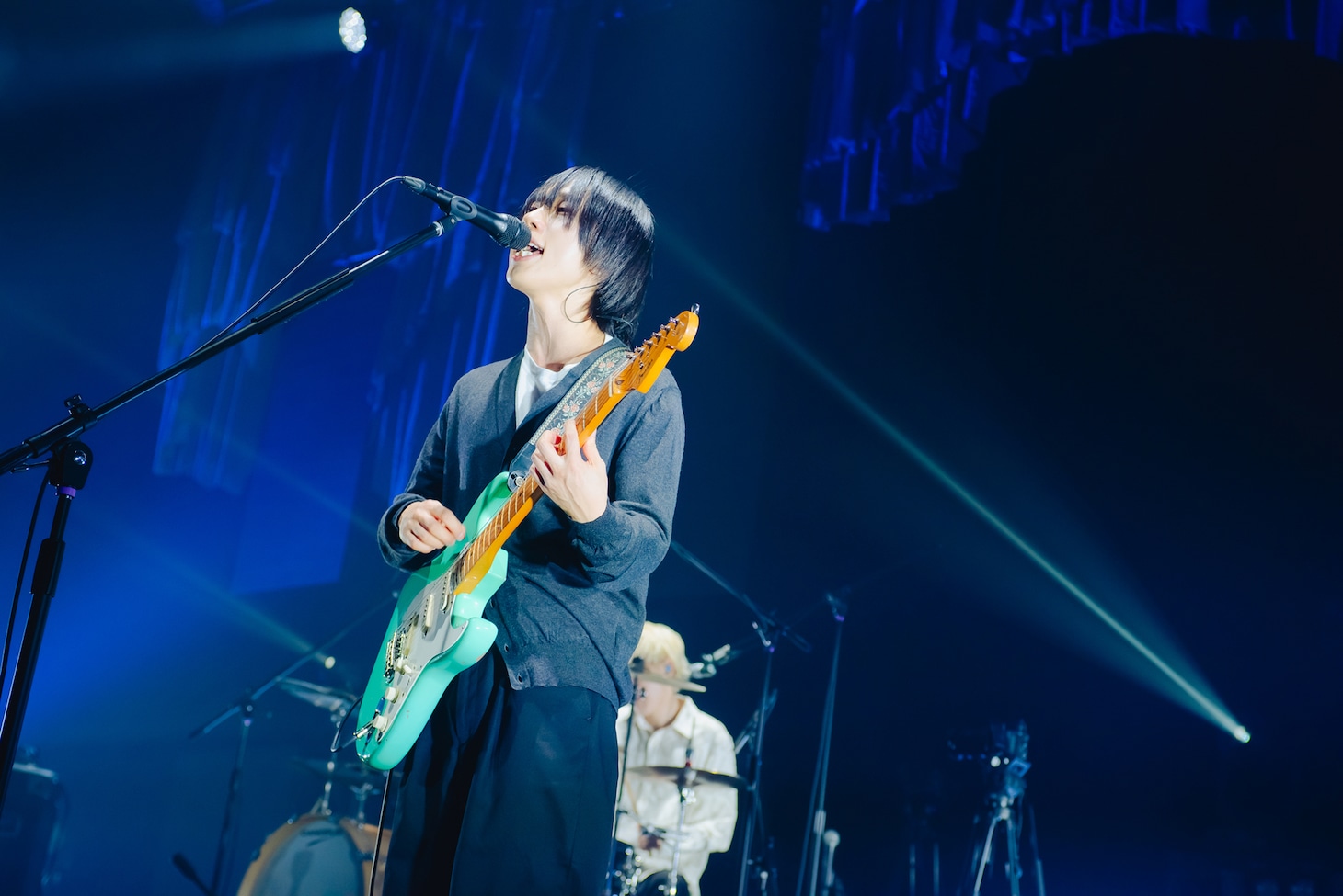 ナカシマ（Vo, G）（撮影：郡元菜摘）