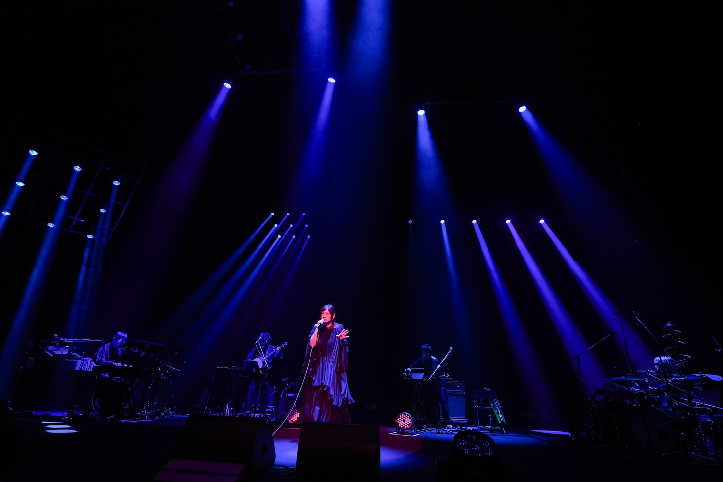 「絢香 Wonder! Tour 2025」東京国際フォーラム ホールA公演の様子。（撮影：岸田哲平）