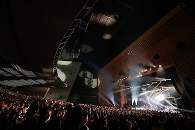「絢香 Wonder! Tour 2025」東京国際フォーラム ホールA公演の様子。（撮影：岸田哲平）