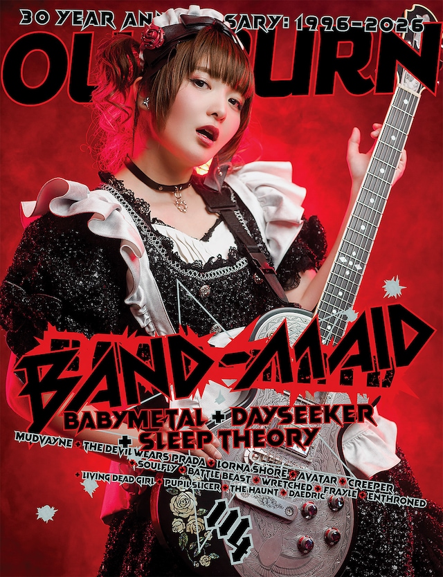 BAND-MAIDの小鳩ミク（G, Vo）が登場する「OUTBURN」表紙。