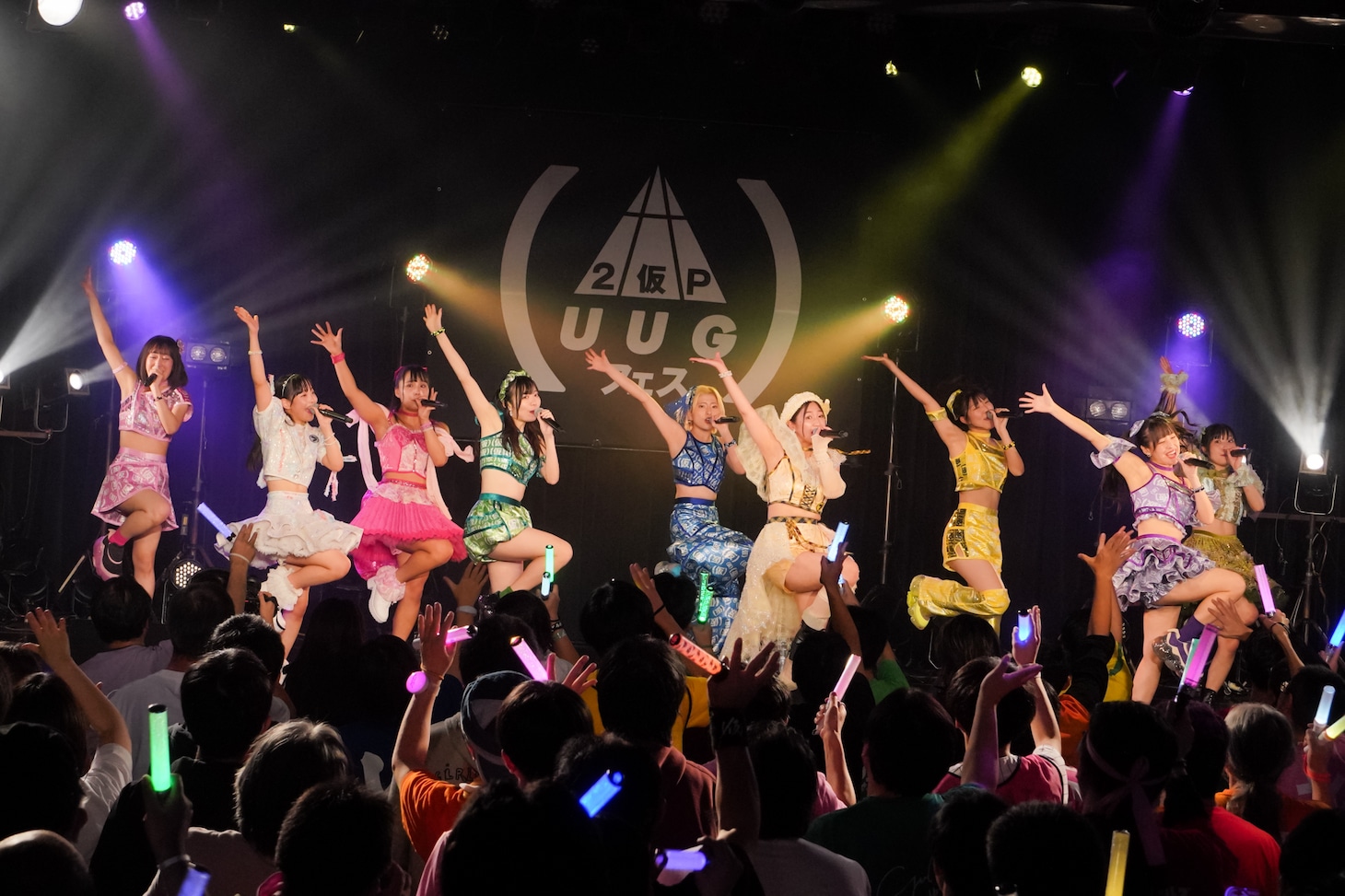 アップアップガールズ（プロレス）とアップアップガールズ（仮）。