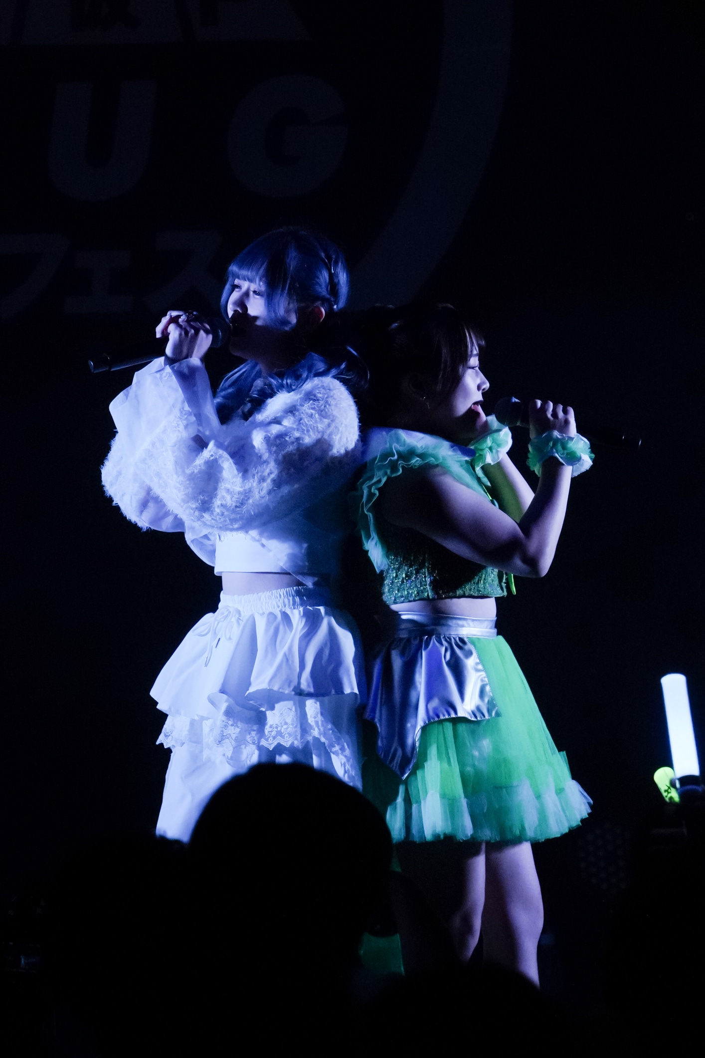 RURINA（UP UP NEW AGE ネオアゲ）と島崎友莉亜（アップアップガールズ（２））。