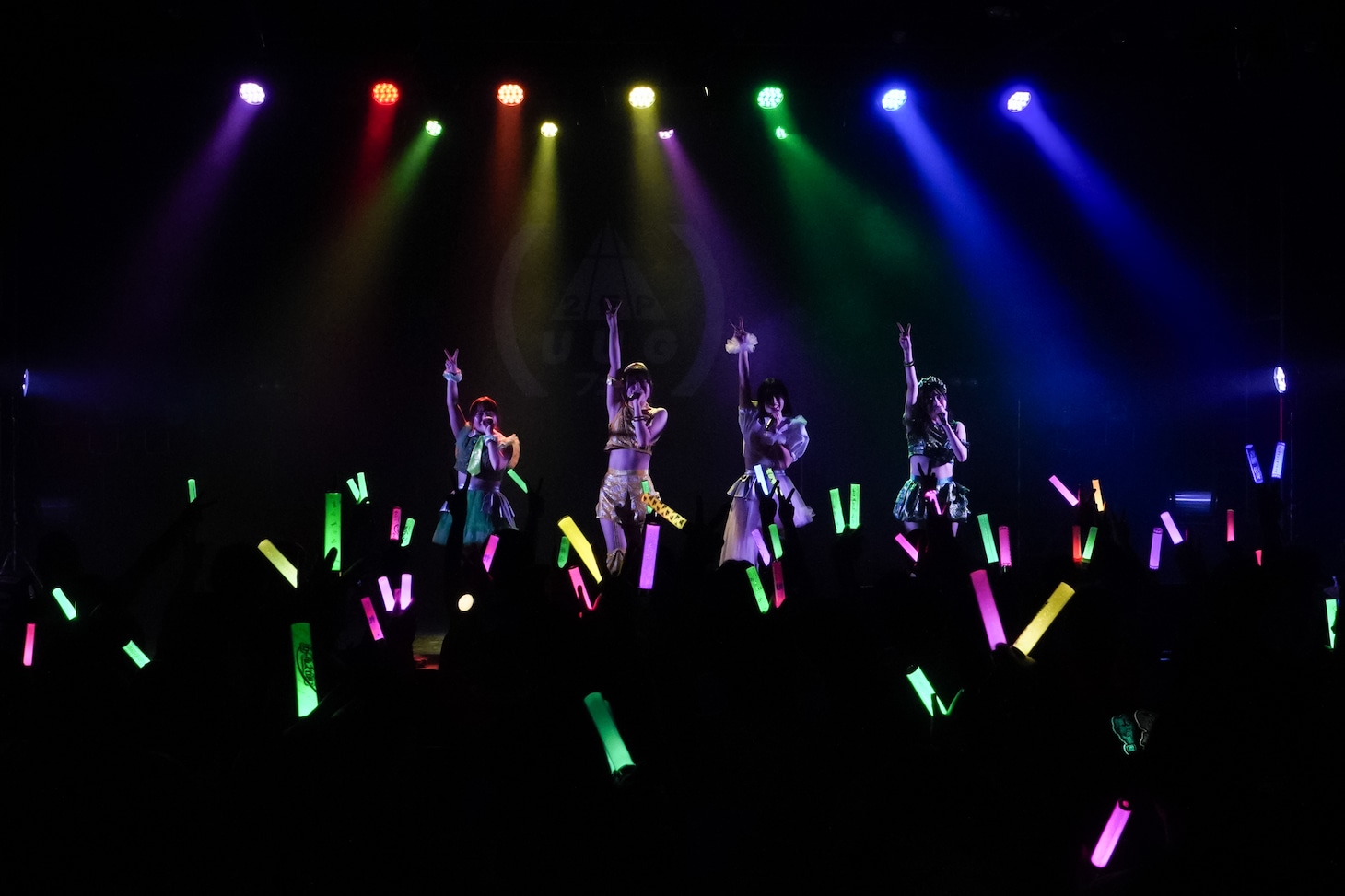 高萩千夏、島崎友莉亜（アップアップガールズ（２））、石川万鈴、松永ちとせ（アップアップガールズ（仮））によるユニット。