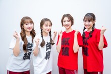 ももいろクローバーZ。