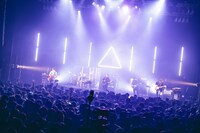 「Galileo Galilei "TRITRAL TOUR"」の様子。（Photo by SHUN ITABA）