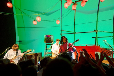 MONO NO AWARE「八八音楽祭 2025」の様子。（撮影：元）