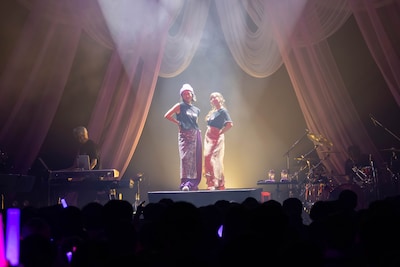 「LAWSON presents 寿美菜子×高垣彩陽 15th Anniversary Live 2025 “With”」の様子。（撮影：佐藤薫）