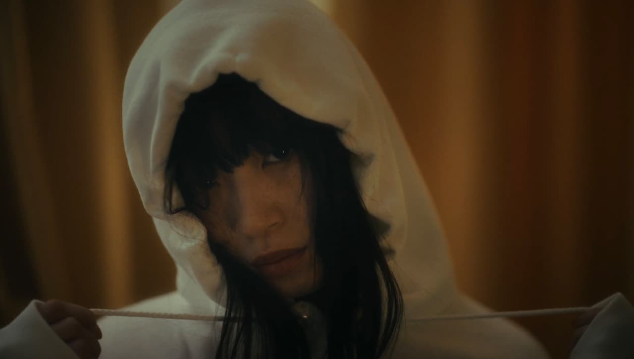 ちゃくら「嫌気」ミュージックビデオ公開、すべてを台無しにしたくなる衝動を表現