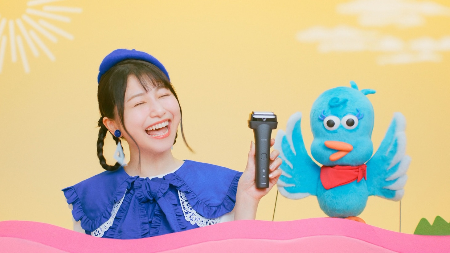 雨宮天が出演する「ぶいぶいぶい♪『言っちゃいけないこと』篇」より。