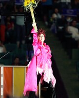 「伝説のコンサート 渡辺美里」より。©NHK