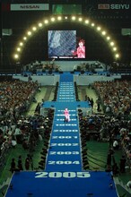 「伝説のコンサート 渡辺美里」より。©NHK