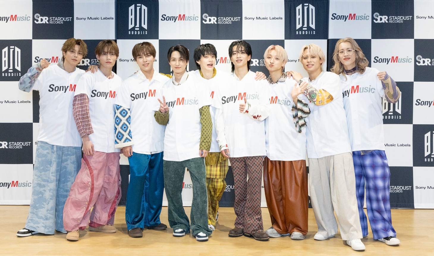 ソニー・ミュージックレーベルズと契約したBUDDiiS。