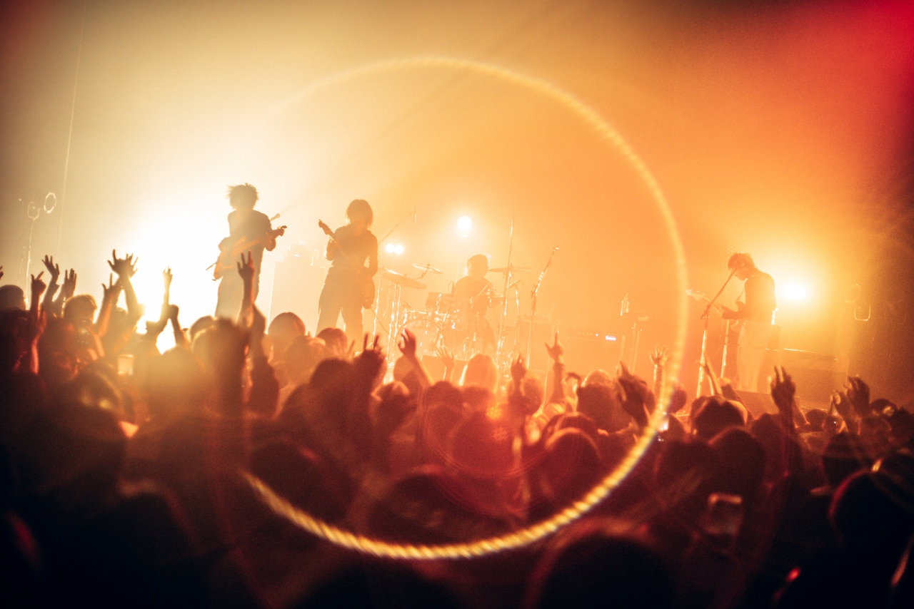 chilldspot、新体制初ワンマンツアー「mid way」でO-EASTをダンスフロア化