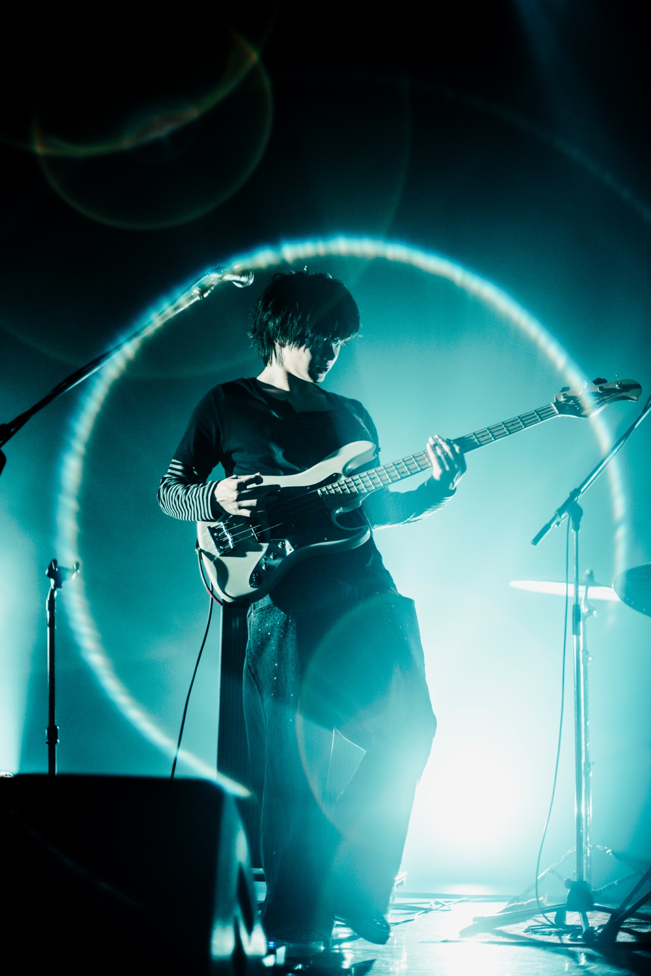 小﨑（B）（撮影：Ray Otabe） - chilldspot、新体制初ワンマンツアー