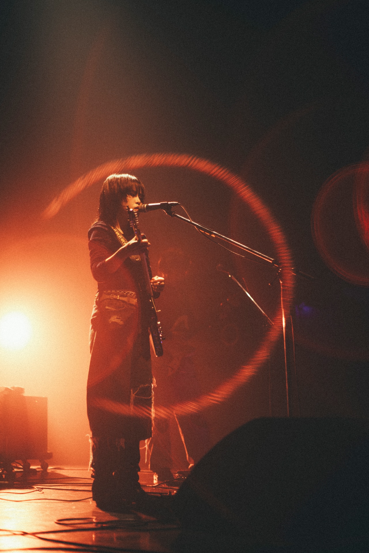 比喩根（Vo, G）（撮影：Ray Otabe）