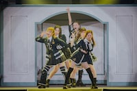 「モーニング娘。'25 コンサートツアー秋 ～Movin' Forward with Hope～ 羽賀朱音・横山玲奈 卒業スペシャル」の様子。（提供：アップフロントグループ）