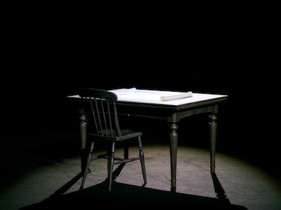 机が置かれた「最初の部屋」。