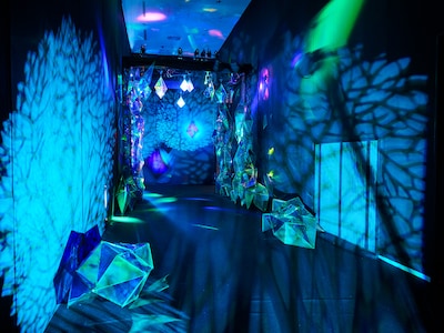 「最初の部屋」を出たあとの通路。