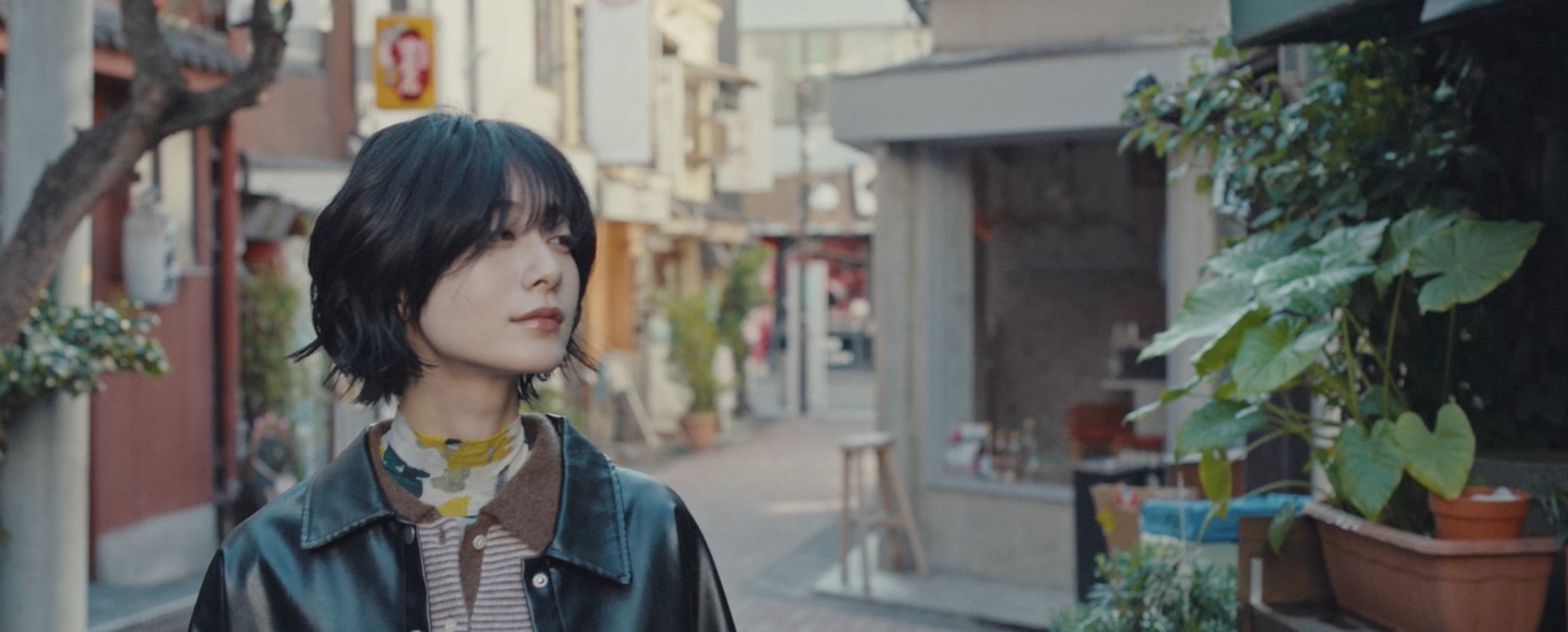 ExWHYZ「リグレット」ミュージックビデオより。