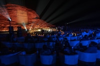 世界遺産ヘグラでのYOSHIKIコンサートの様子。