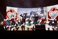 「永遠プレッシャー」のパフォーマンスの様子。©AKB48