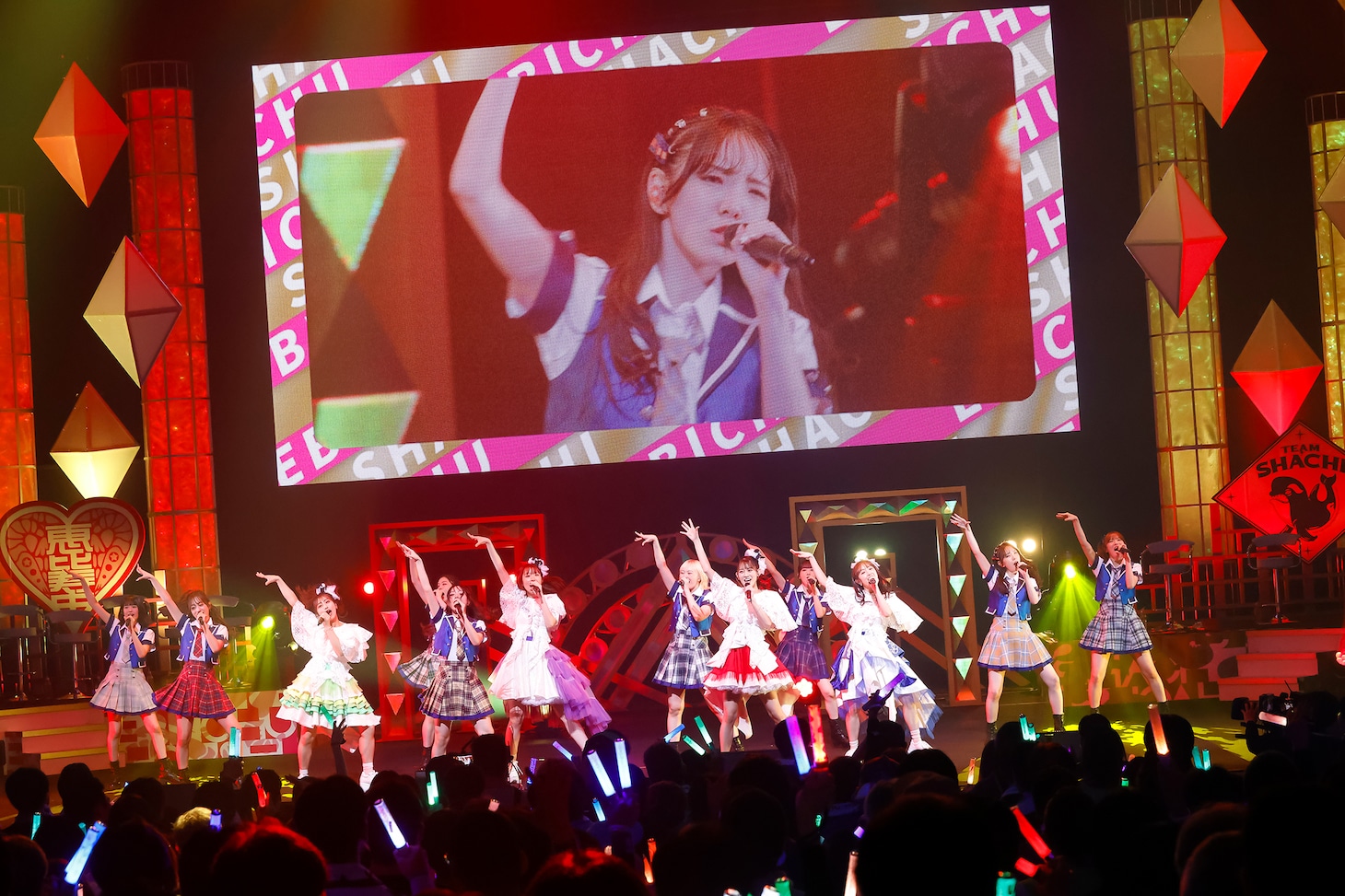 「俺のえびシャチライブ～THE FINAL～」の様子。（撮影：笹森健一）