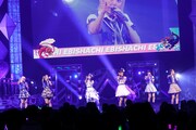「俺のえびシャチライブ～THE FINAL～」の様子。（撮影：笹森健一）