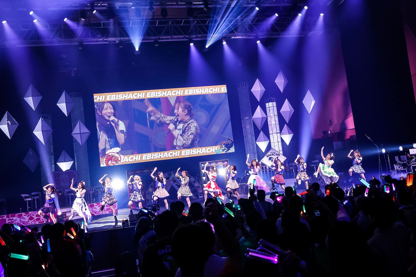 「俺のえびシャチライブ～THE FINAL～」の様子。（撮影：笹森健一）