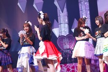 観客からのサプライズメッセージに大喜びのTEAM SHACHI。