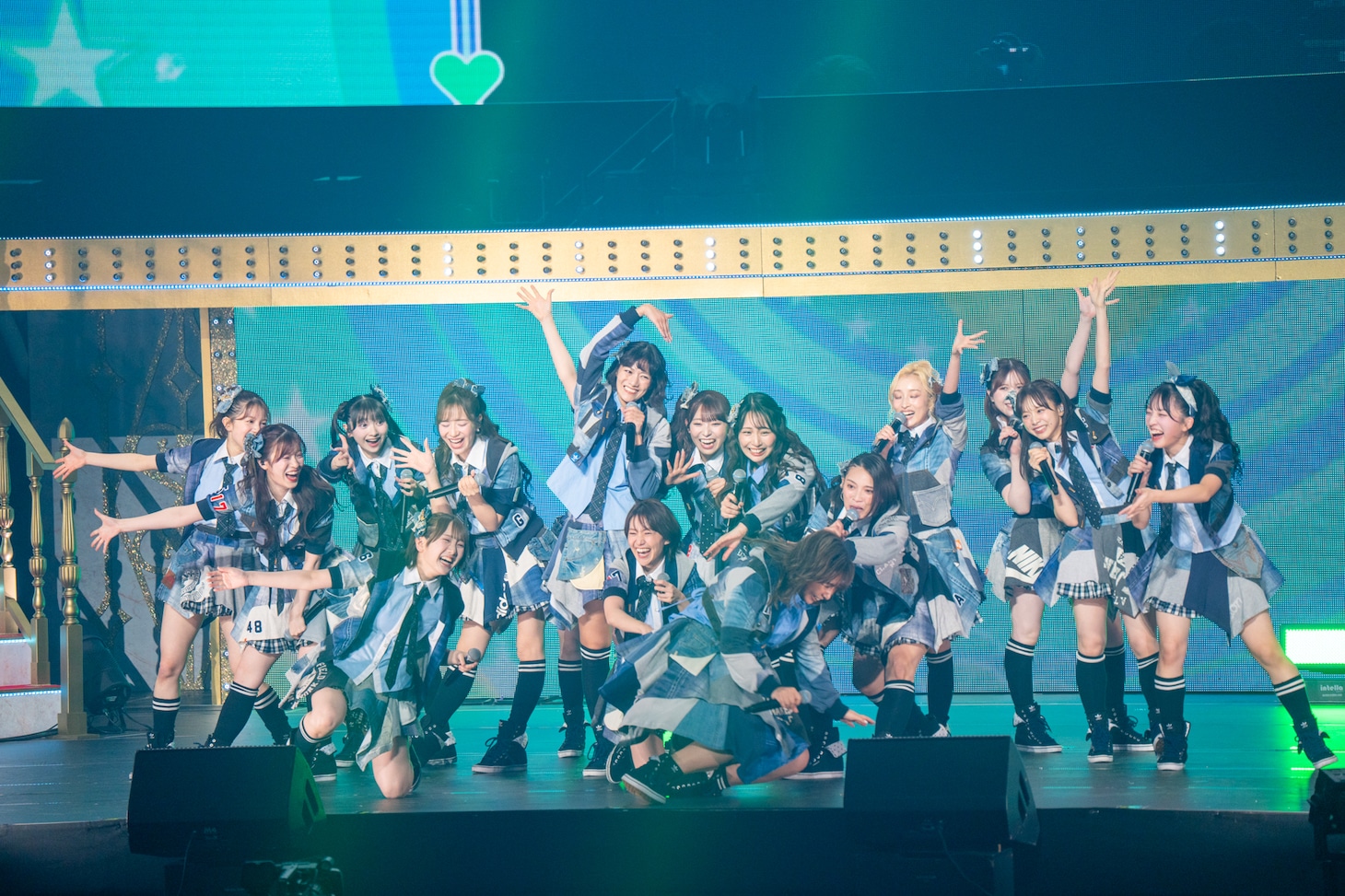 AKB48結成20周年記念コンサートの様子。