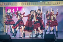 AKB48結成20周年記念コンサートの様子。